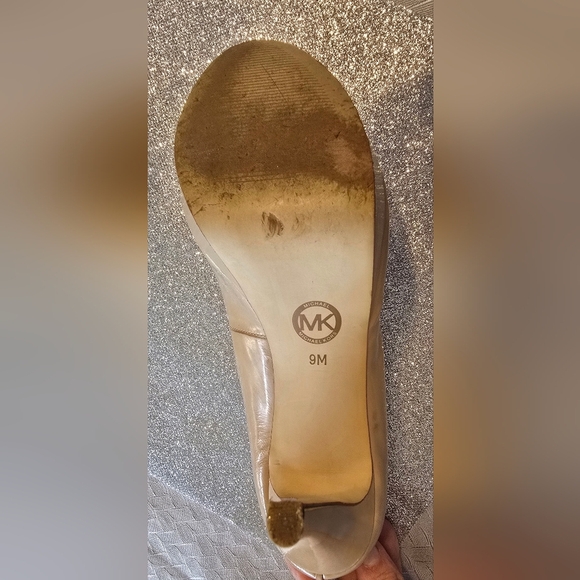 Michael Kors  Nude Patent Leather High Stiletto Heels with Pointed Toe - Picture 5 of 13